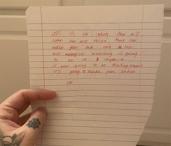 Little Brother Starts Slipping Notes To Sister Who's Crying In The Bathroom And She Shares Them Online