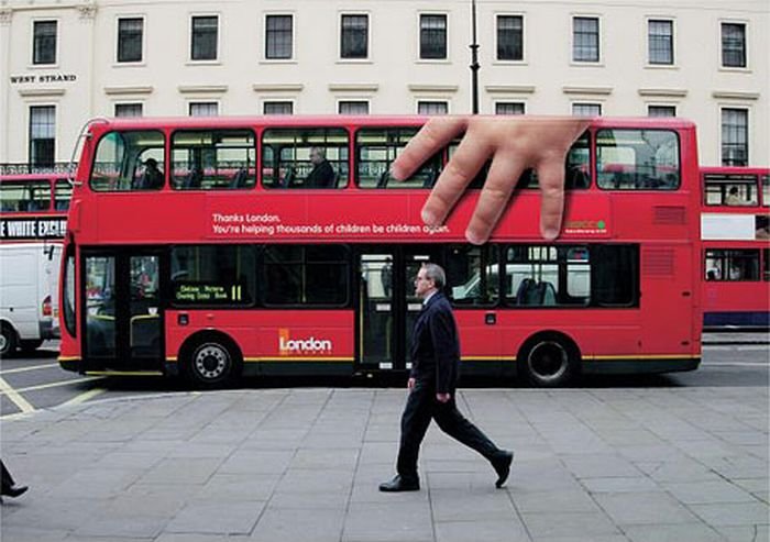 21-examples-of-bus-ads-that-make-chaotic-traffic-much-more-interesting-5e034c1a0592e__700.jpg