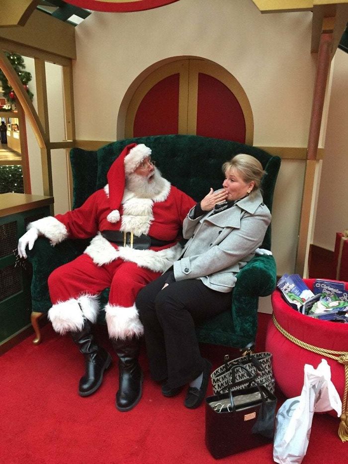 My Mom Said "Damn" In Front Of Santa. This Was The Reaction
