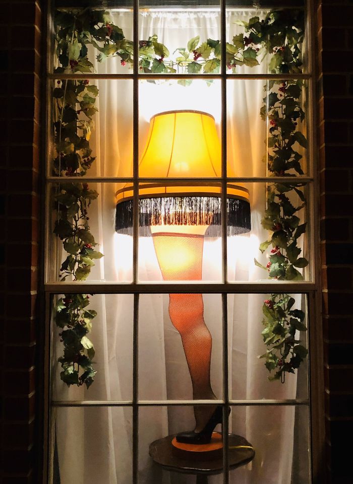 I Put A Christmas Story Lamp In My Front Window And Not One Of My Neighbors Recognized It. Several Have Stopped To Ask Why I Have A “Weird, Gross Leg” On Display