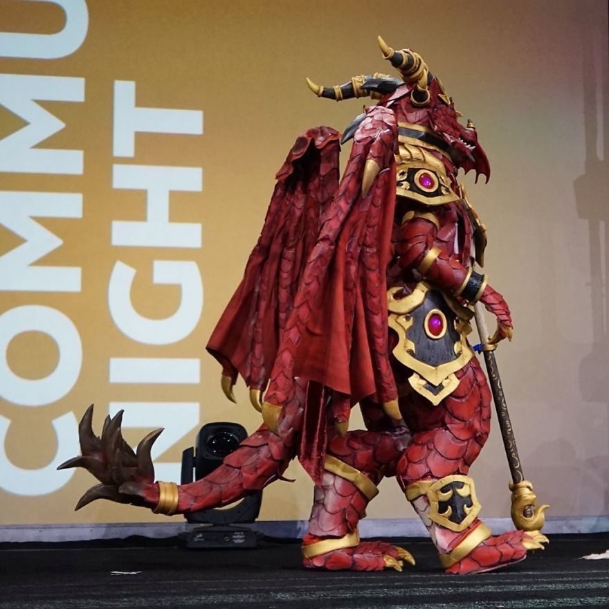 I Used Foam And 3D Prints To Create An Animated Dragon Cosplay And It Took Me Over 400 Hours (18 Pics)