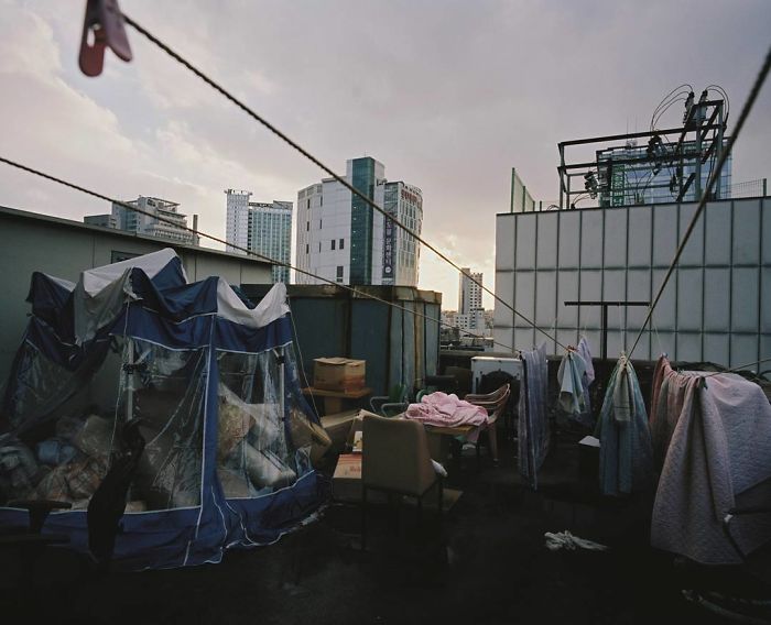 Poor-South-Korea-Living-Conditions-Goshiwon-Photography-Sim-Kyu-Dong