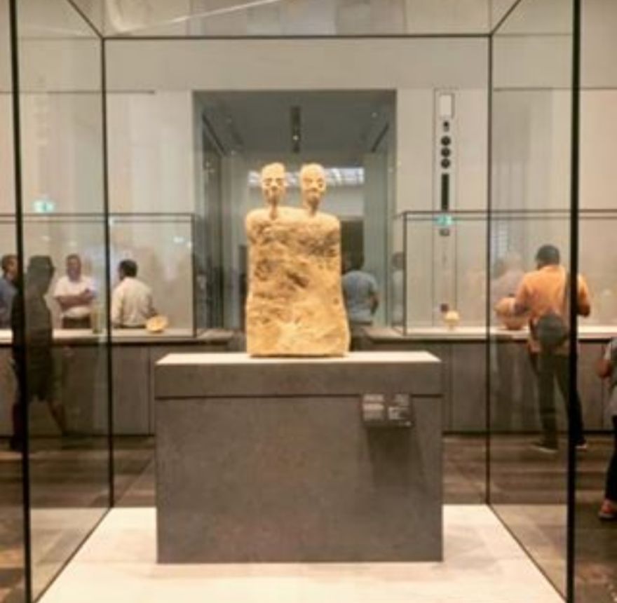 Food Artist Recreates Oldest Statue Known To Man Out Of New Edible Building Material Food Artist Recreates Oldest Statue Known To Man Out Of New Edible Building Material