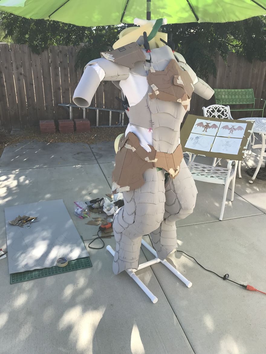 I Used Foam And 3D Prints To Create An Animated Dragon Cosplay And It Took Me Over 400 Hours (18 Pics)