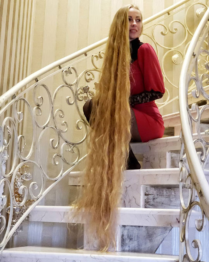 The Woman Who Refused To Cut Her Hair Since She Was 5 Is Now 34 Y.O. And  Looks Like A Real-Life Rapunzel | Bored Panda