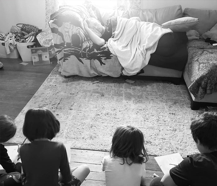 Dad Watches Kids & Lets Mom Go Shopping, Mom Returns To Him Sleeping While His Kids Draw Him “Posing”