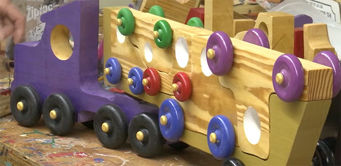 This Real-Life Santa Has Been Making Wooden Toys For Children In Need Every Christmas For 50 Years