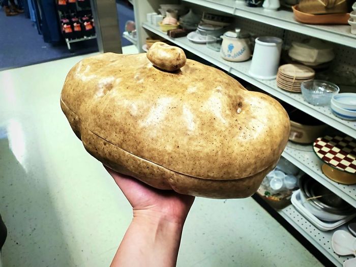 A Potato-Shaped Ceramic Potato-Serving Dish