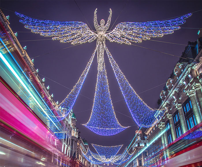 I Try To Capture The Magical Beauty Of Christmas Time In London With My Photographs (16 Pics)