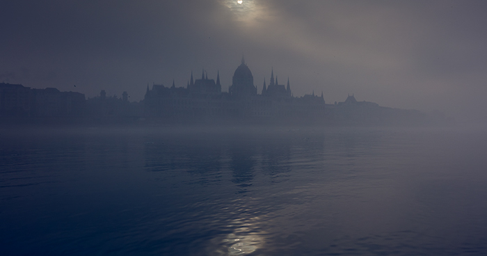 I’ve Been Taking Shots Of Budapest In Fog For 10 Years (17 Pics)