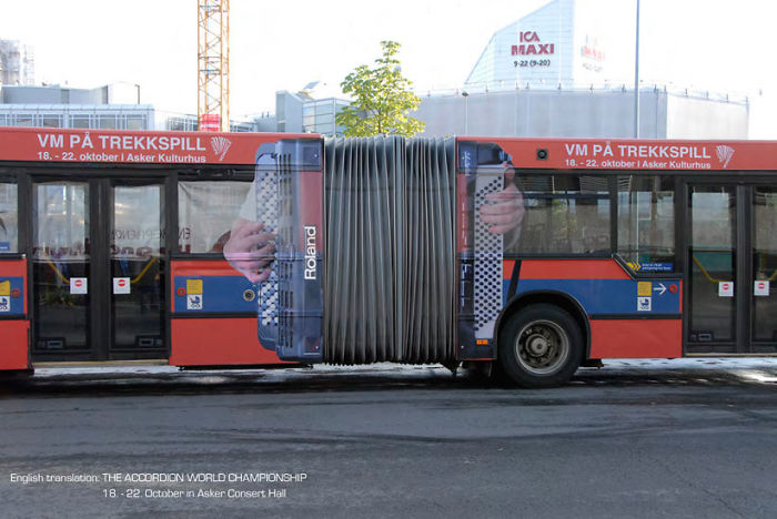 21-examples-of-bus-ads-that-make-chaotic-traffic-much-more-interesting-5e15f039a7ba3__700.jpg