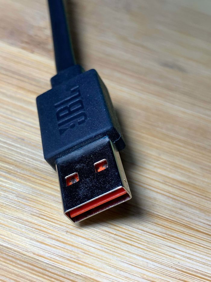 This USB Cable That Always Plugs In The Right Way