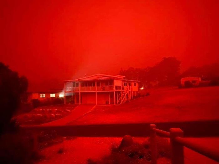 This Photo Isn't Edited. Bushfires In Australia