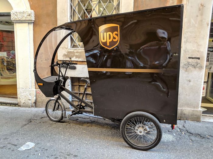 UPS In Italy Uses These "Bicycle Trucks" To Deliver Packages To Places In Narrow Streets Of Rome