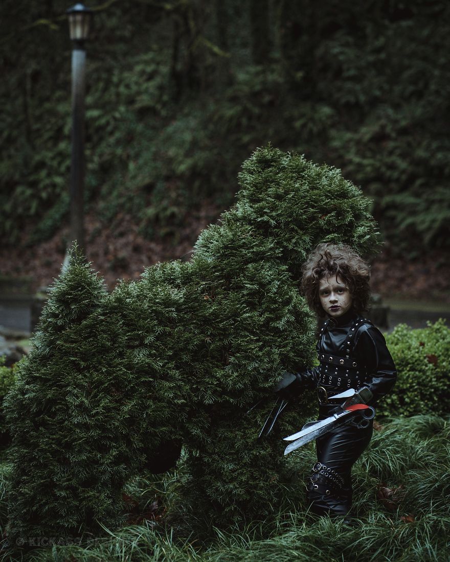 These Kids Dressed Up As Edward Scissorhands And Kim Will Give You Life.
