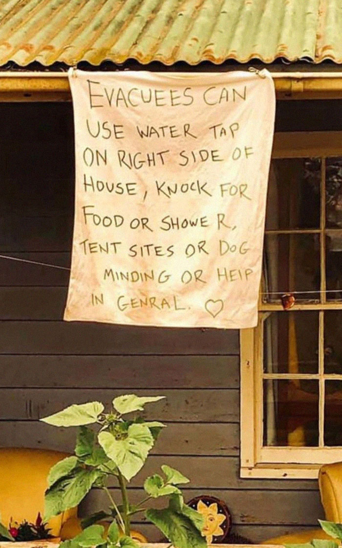 Neighbours Helping Out Strangers During The Australian Bushfires. Everything Helps And It All Adds Up!