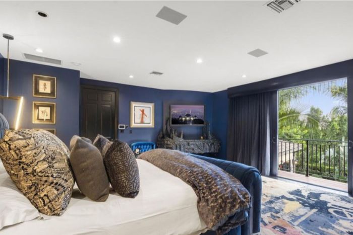 'Luxury' House Owned By Dr. Phil Is For Sale And People Are Finding Lots Of Things Very Wrong With Its Design
