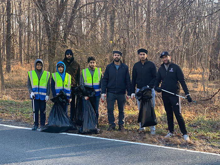 Muslims Across The World Gather To Clean Up The Streets After New Year’s Celebrations
