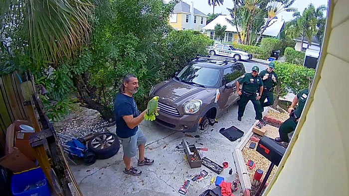 Man Has 4 Cops Show Up To His House Because His Parrot Screaming 'Let Me Out' Sounds Like A Woman