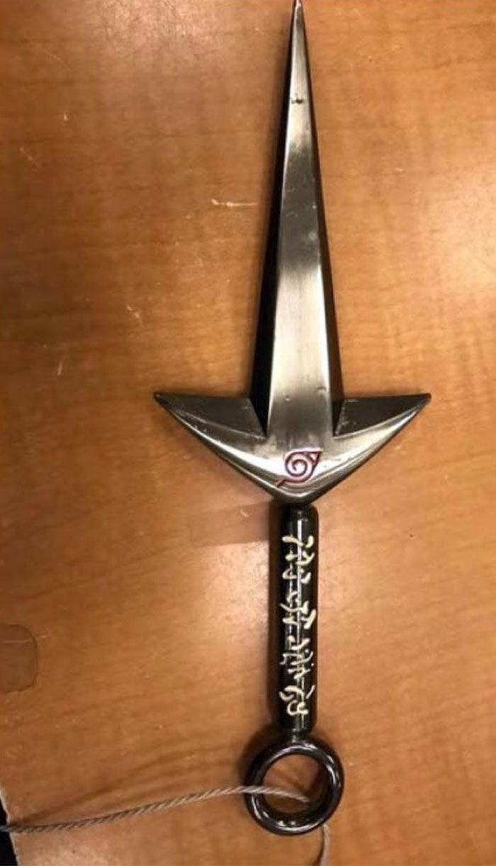 This Foot-Long Replica Of #naruto’s Minato Namikaze Kunai Was Discovered In A Carry-On Bag At Atlanta (Atl). We Assume The Passenger Was Traveling Alone. Very Alone…