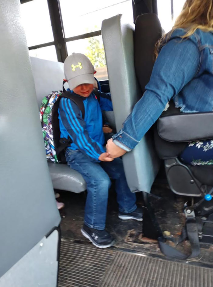 Wisconsin Bus Driver Holds Nervous 4-Year-Old's Hand On First Day Of School