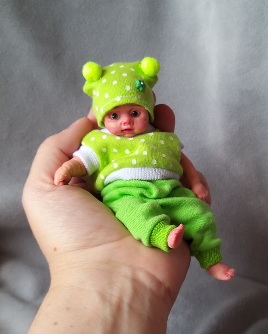 Programmer From Kazakhstan Makes Miniature Silicone Dolls