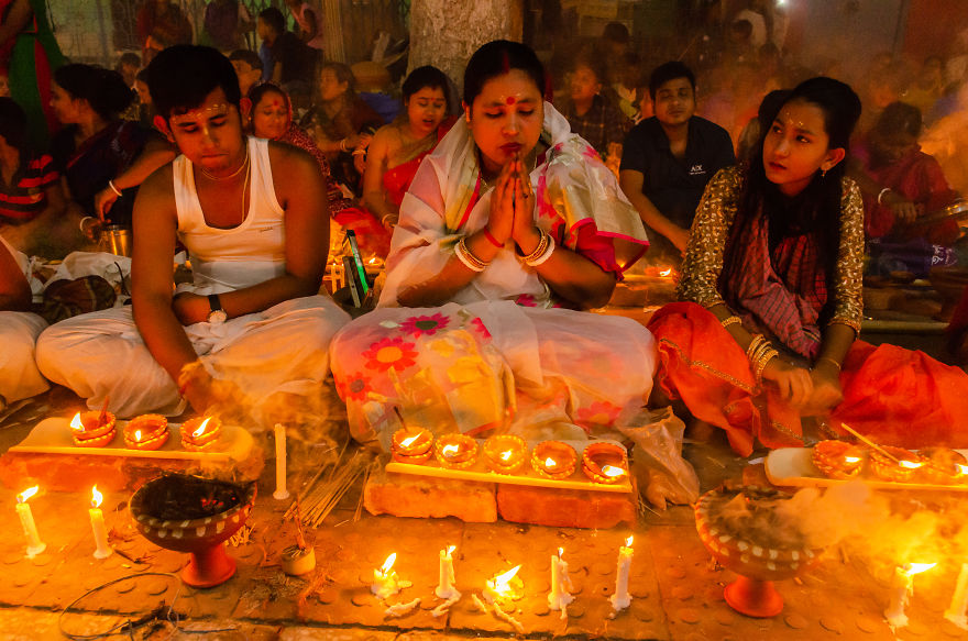 I Capture A Ritual Of Hindu Devotees Called "Rakher Upobash"