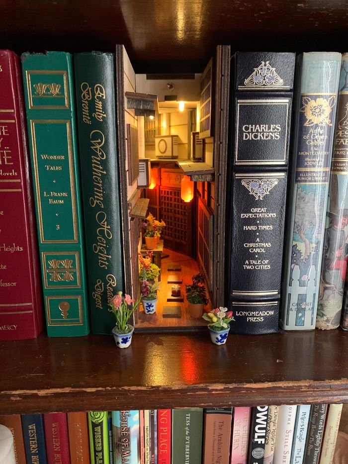 This Book Nook My Mother Got On Ebay