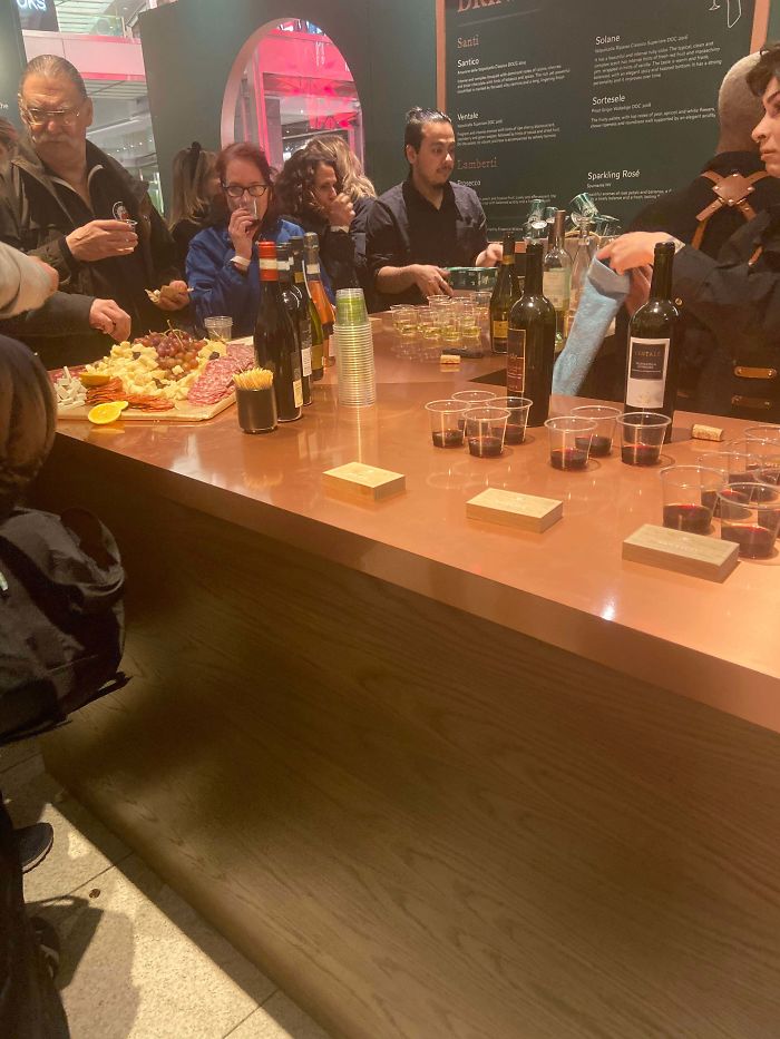 Free Wine Samples And Cheese Pop Up Shop In New York Mall, Lady In The Blue Complained About The Lack Of Variety