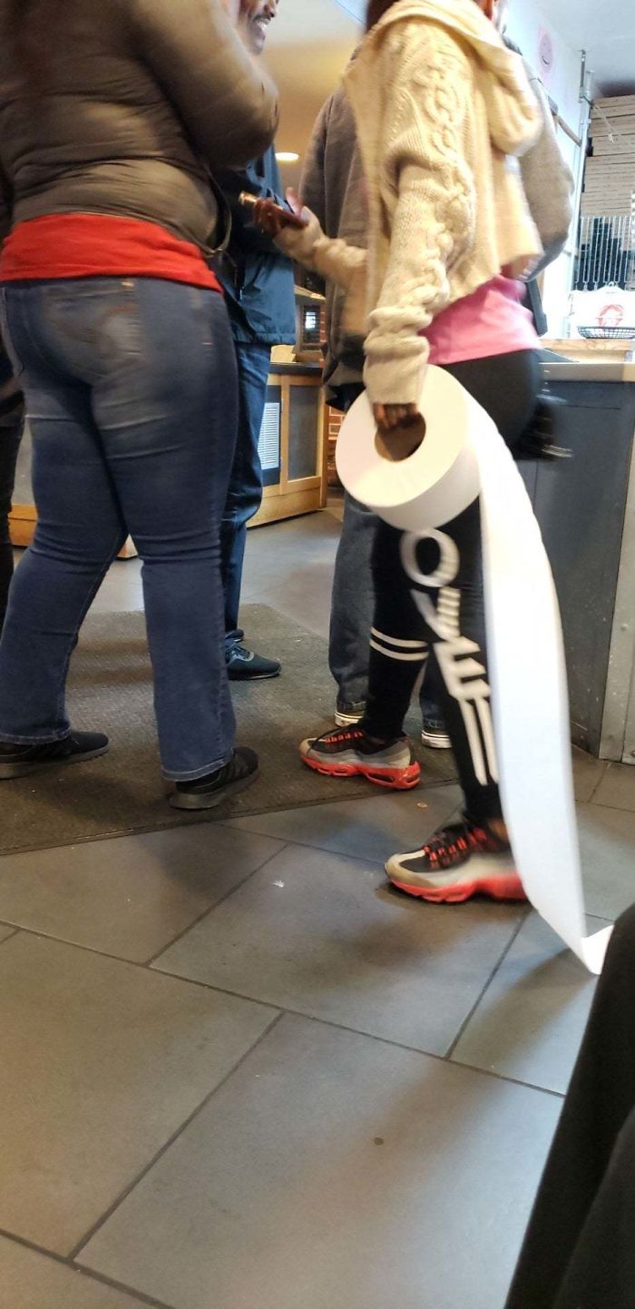 I Was Waiting For My Order At Pizza Hut When This Girl Comes Out Of The Bathroom With A Roll Of Toilet Paper. Needless To Say, She Left The Restaurant With It