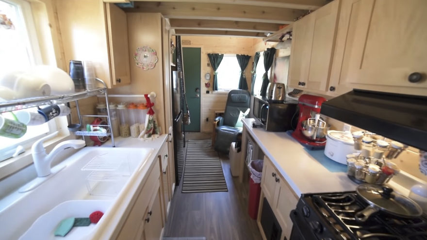At 77 She Sold Half Of Her Stuff To Live In Her Downstairs Bedroom Tiny House