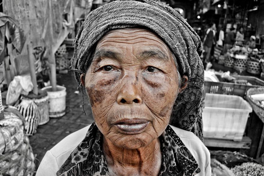 I Photographe Seniors In Ubud From Up-Close