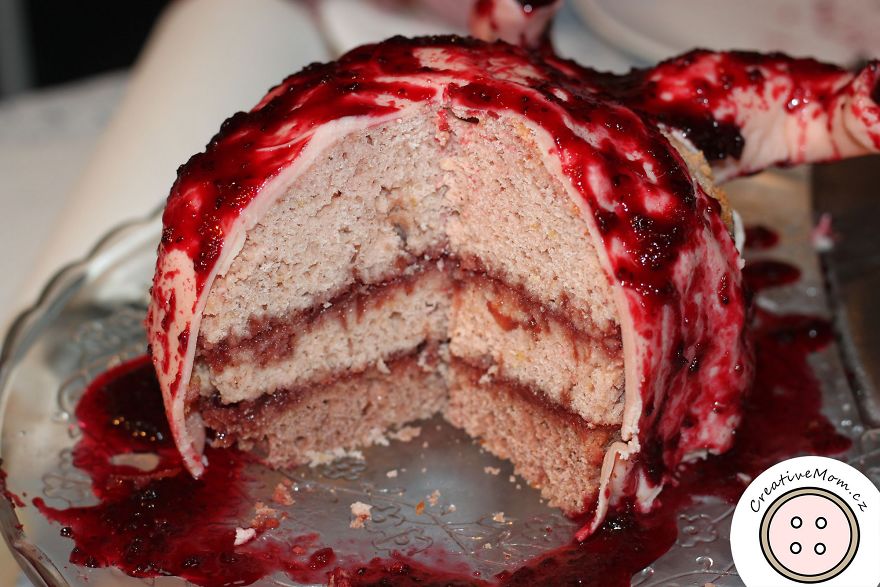I Made This Valentine's Day Realistic Human Heart Cake And Here's How