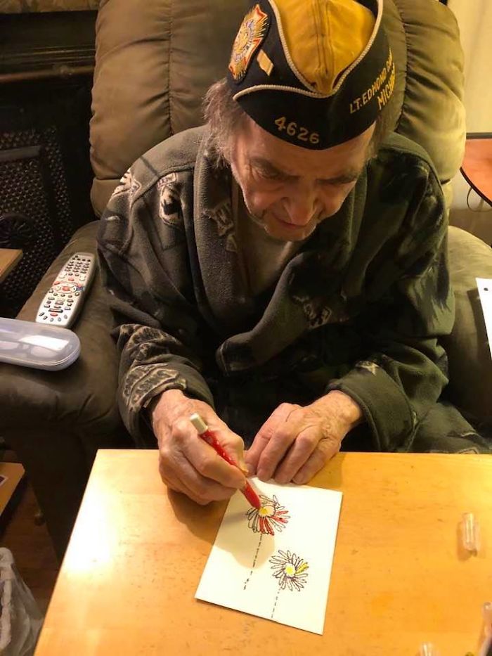 92-Year-Old War Veteran Starts Drawing To Save Money For This Mother Who's Been Diagnosed With Cancer