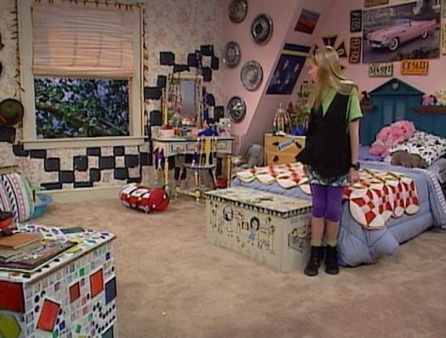 This 90s Bedroom Style On Screen Will Make You Feel Nostalgic This 90s Bedroom Style On Screen Will Make You Feel Nostalgic