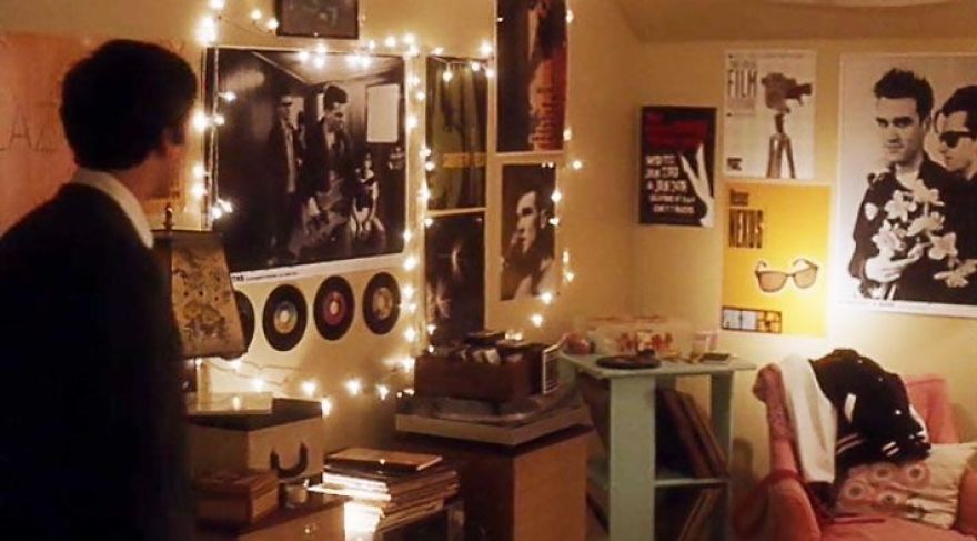 This 90s Bedroom Style On Screen Will Make You Feel Nostalgic This 90s Bedroom Style On Screen Will Make You Feel Nostalgic