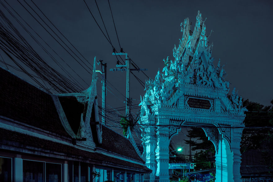 Bangkok Phosphors / Wat Khlong Toei Temple