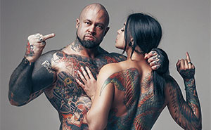 15 Very Different Married Couples Pose For The Photography Project "Dressed In Love"
