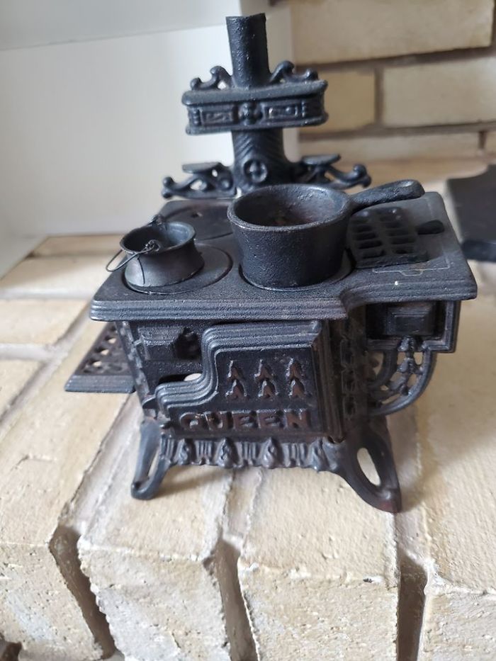 I Got This Cute Little Stove For 10.00 At My Local Salvation Army In Utica. It Even Has Little Pots That Came With It And The Burners Come Off The Top Too. I'm Not Sure Where I Will Put It, But I Needed It . Does Anyone Know How To Clean The Rust Off It?