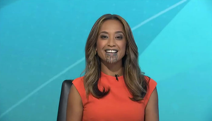 Esta mujer explica cómo ser respetuosos después de que una presentadora se hiciera un tatuaje facial muy visible