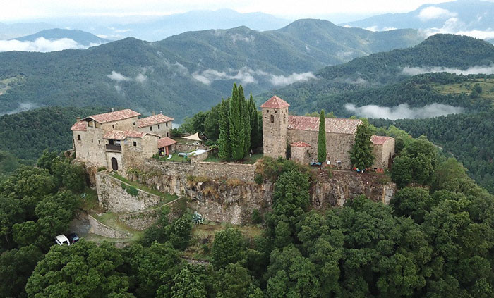 You Can Rent A Medieval Castle In Spain With 15 Friends For Less Than $30 Per Night Each