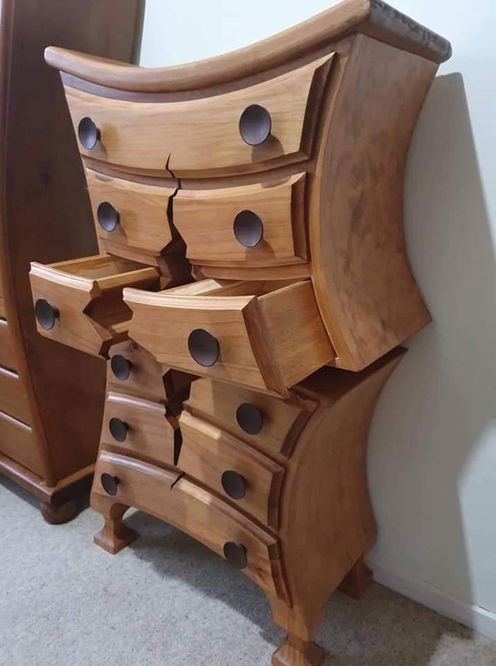 Este ebanista retirado se vuelve viral por crear muebles rotos y raros que parecen salidos de Disney