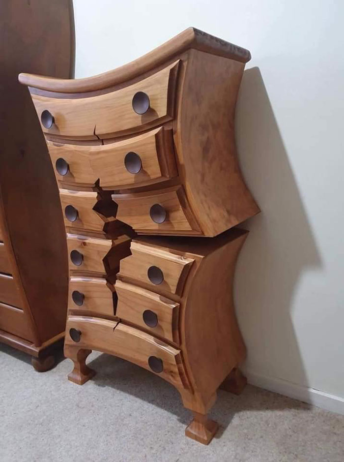 Este ebanista retirado se vuelve viral por crear muebles rotos y raros que parecen salidos de Disney