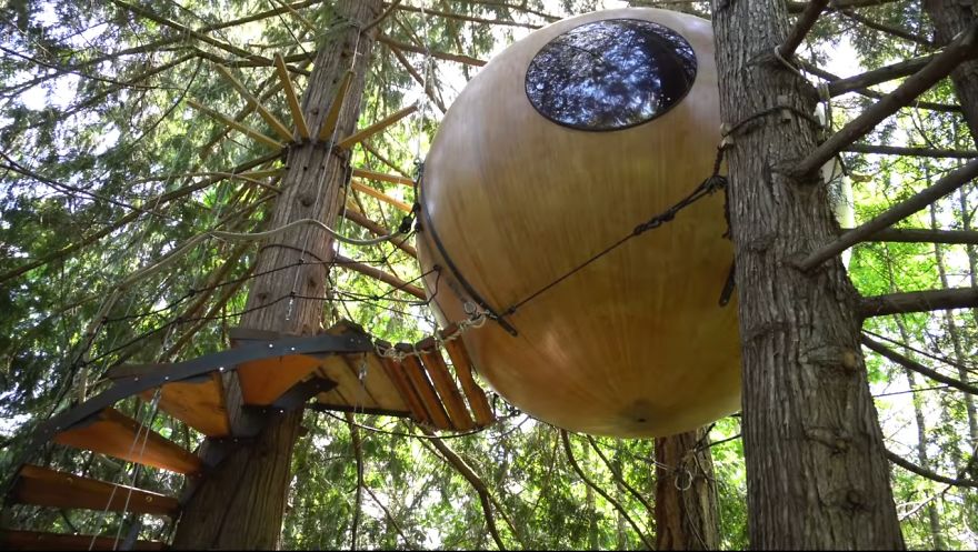 Most Amazing Tiny Round Tree House Fully Suspended In The Air.