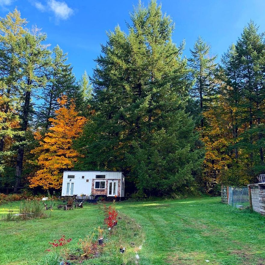 Family Builds Beautiful Tiny House Homestead On Their Farm. Family Builds Beautiful Tiny House Homestead On Their Farm.