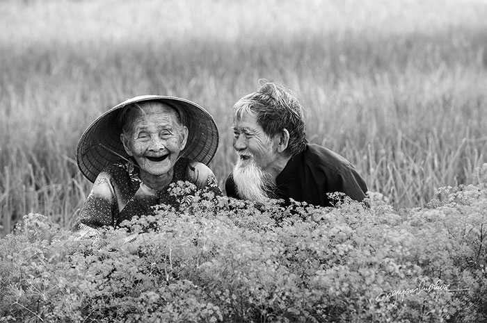 I Photographed The Love Story Of An Old Vietnamese Couple That Has Been Together Since The 30s (15 Pics)