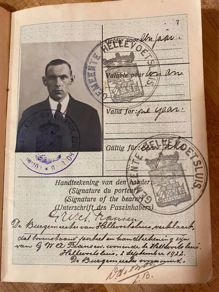 Here's What European Passports From 100 Years Ago Look Like