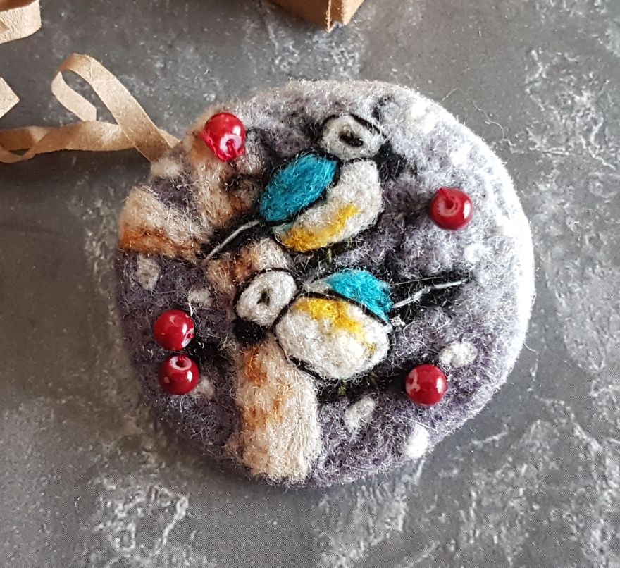 I Create Needle-Felted Art Brooches Like Paintings 🎨