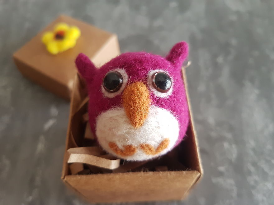 I Create Needle-Felted Art Brooches Like Paintings 🎨