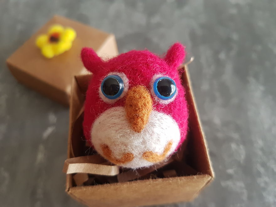 I Create Needle-Felted Art Brooches Like Paintings 🎨